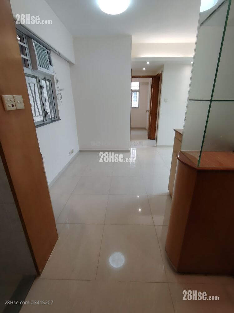 Fok On Building Rental 2 Bedrooms , 1 Bathroom 378 ft² ( 35.1 m² )