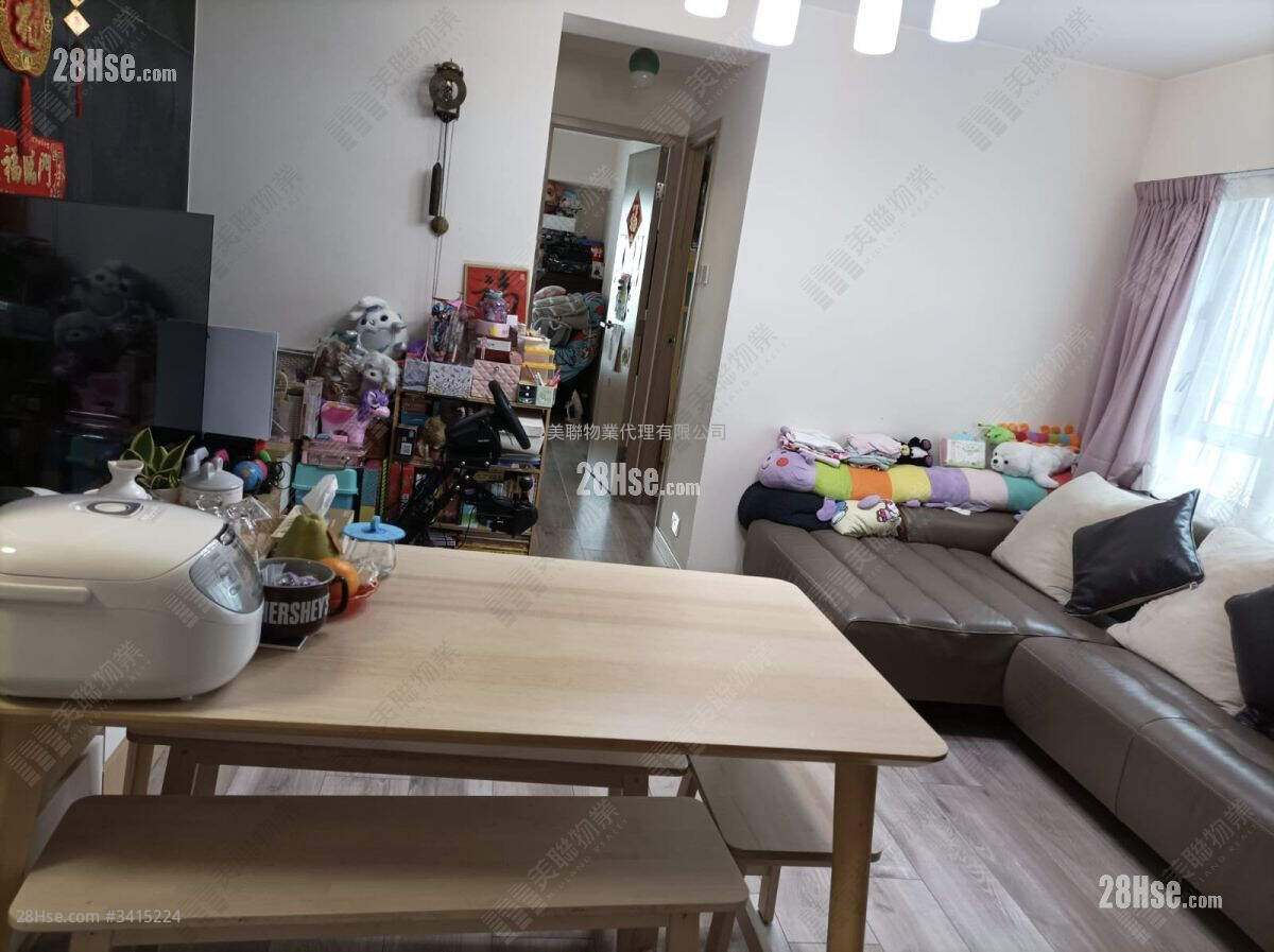 Lascar Court Sell 3 Bedrooms , 1 Bathroom 603 ft² ( 56.0 m² )