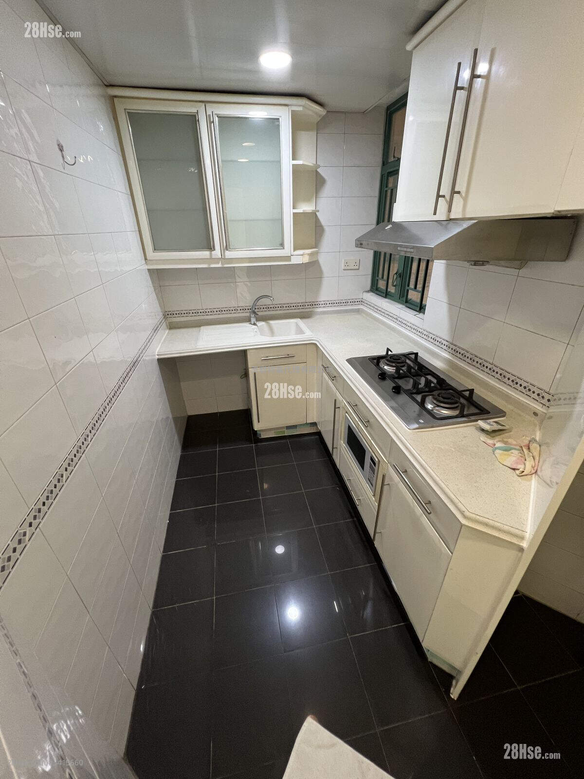 Nerine Cove Rental 2 Bedrooms , 1 Bathroom 524 ft² ( 48.7 m² )