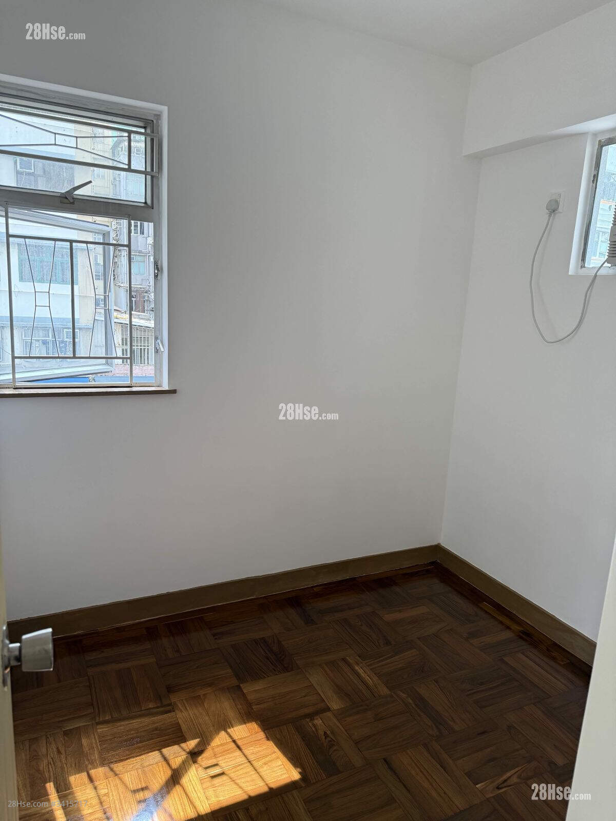 Full Yuet Court Rental 2 Bedrooms , 1 Bathroom 338 ft² ( 31.4 m² )