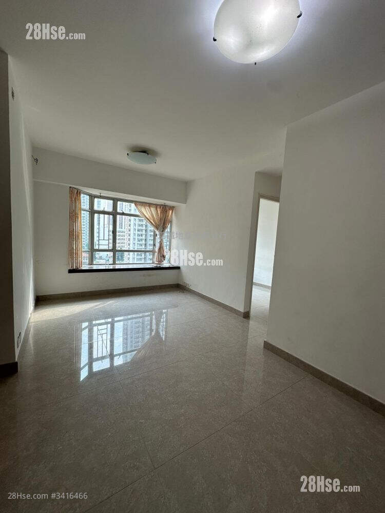 Flora Plaza Rental 3 Bedrooms , 1 Bathroom 526 ft² ( 48.9 m² )