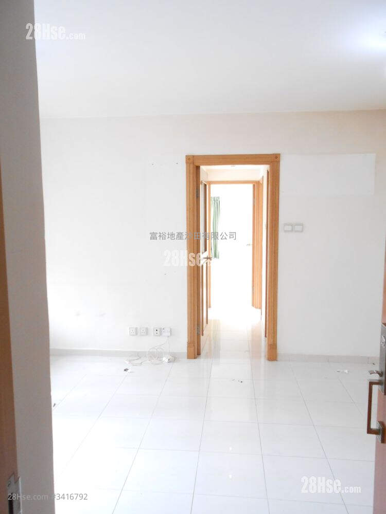 Greenview Garden Rental 3 Bedrooms , 1 Bathroom 571 ft² ( 53.0 m² )