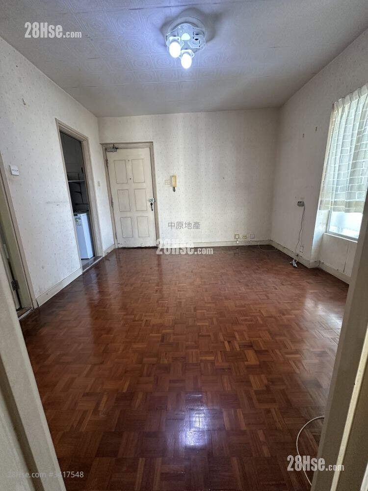 Sheungshui Town Center Sell 2 Bedrooms , 1 Bathroom 391 ft² ( 36.3 m² )