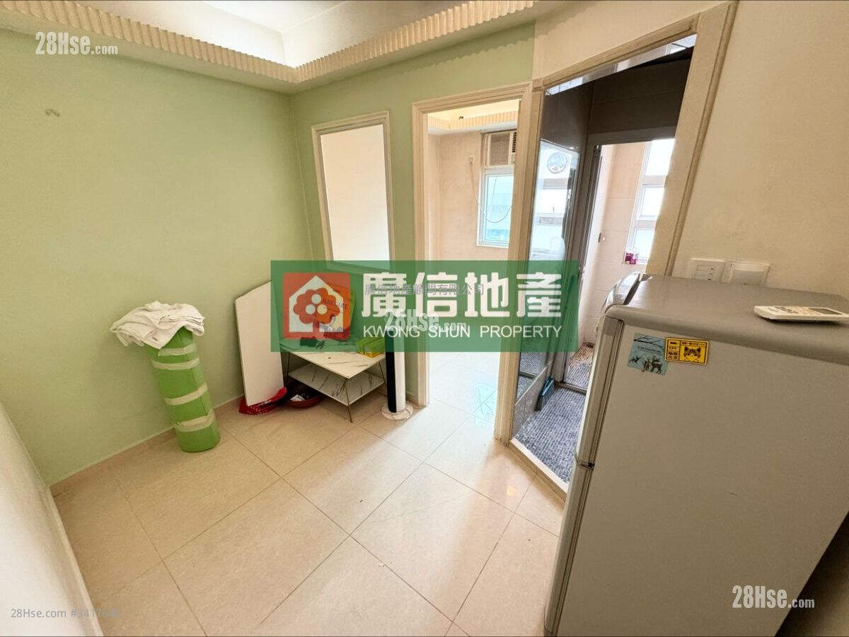 Shun Hing Building Rental 2 Bedrooms , 1 Bathroom 220 ft² ( 20.4 m² )