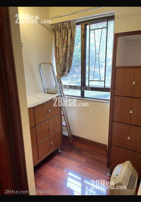 Hung On Building Rental 3 Bedrooms 733 ft² ( 68.1 m² )