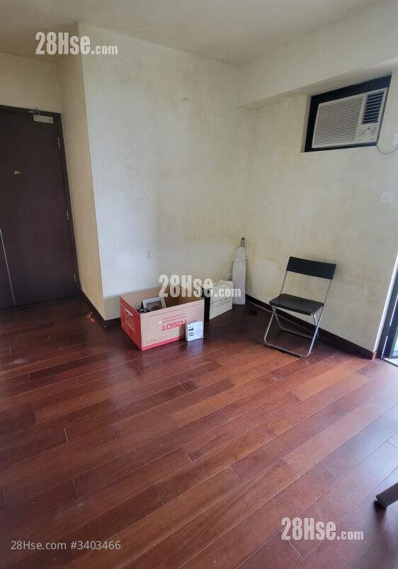 Royal Green Rental 2 Bedrooms , 1 Bathroom 412 ft² ( 38.3 m² )