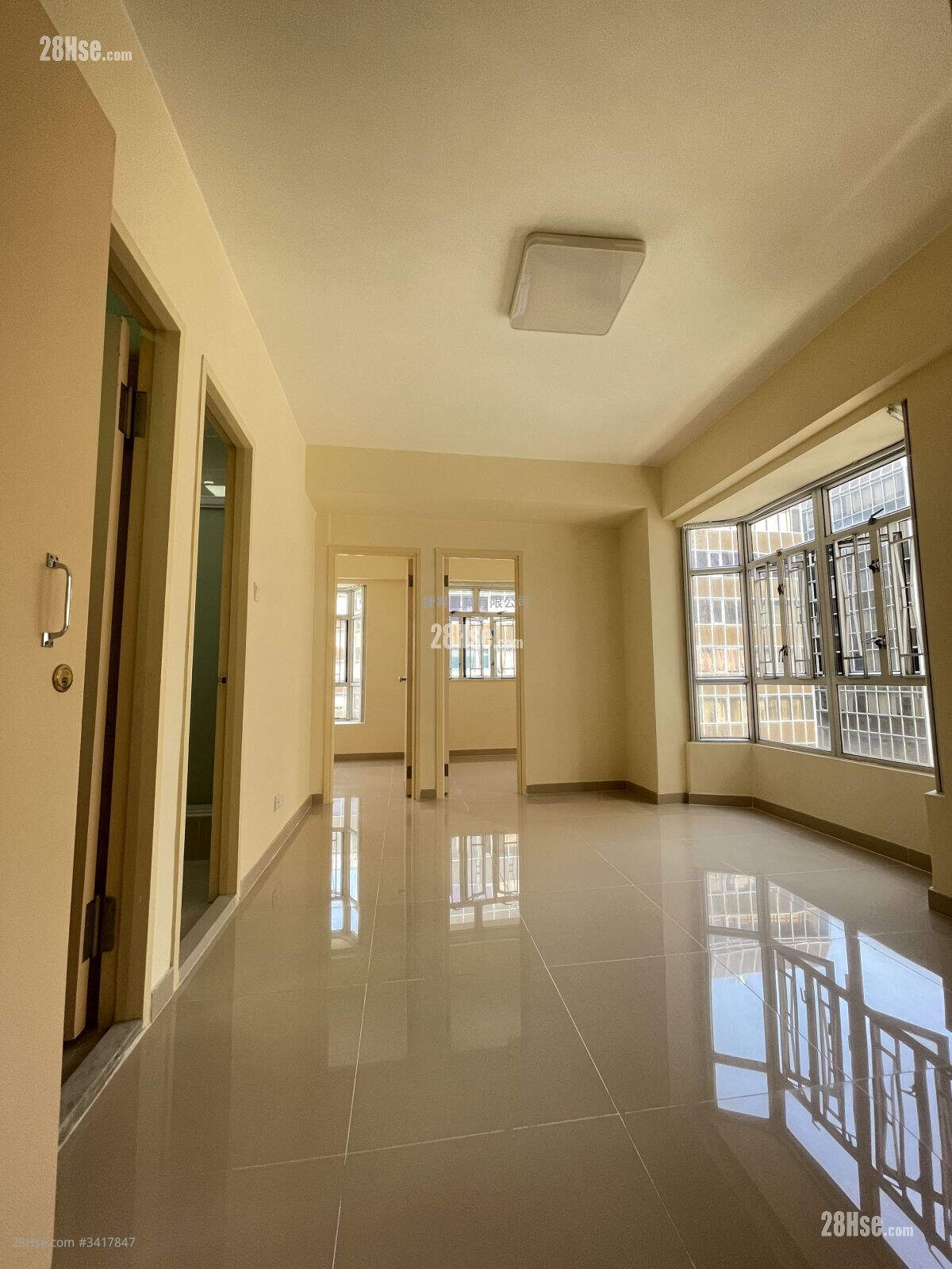 Full Hang Court Sell 2 Bedrooms , 1 Bathroom 354 ft² ( 32.9 m² )