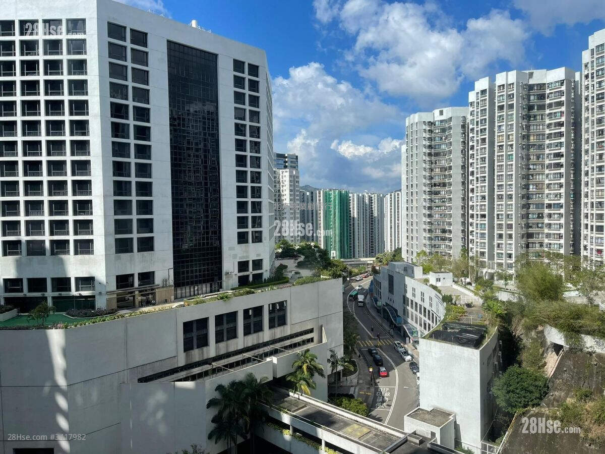 Kornhill Sell 2 Bedrooms , 1 Bathroom 490 ft² ( 45.5 m² )