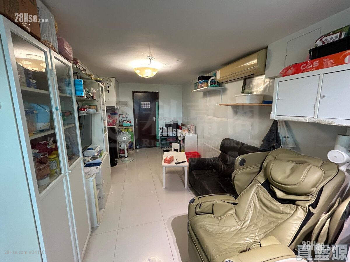 Cheung Wah Estate Sell 2 Bedrooms , 1 Bathroom 424 ft² ( 39.4 m² )