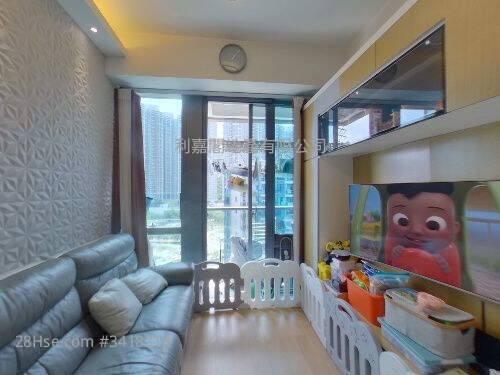 Capri Sell 2 Bedrooms 532 ft² ( 49.4 m² )