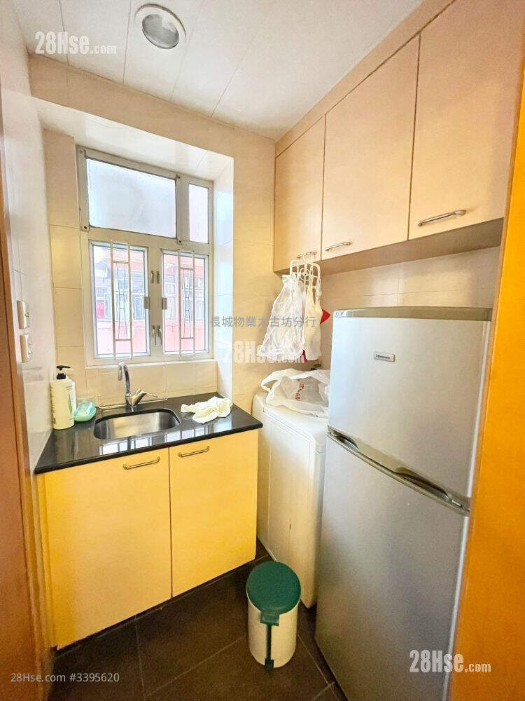 Tak Lee Building Sell 2 Bedrooms , 1 Bathroom 396 ft² ( 36.8 m² )