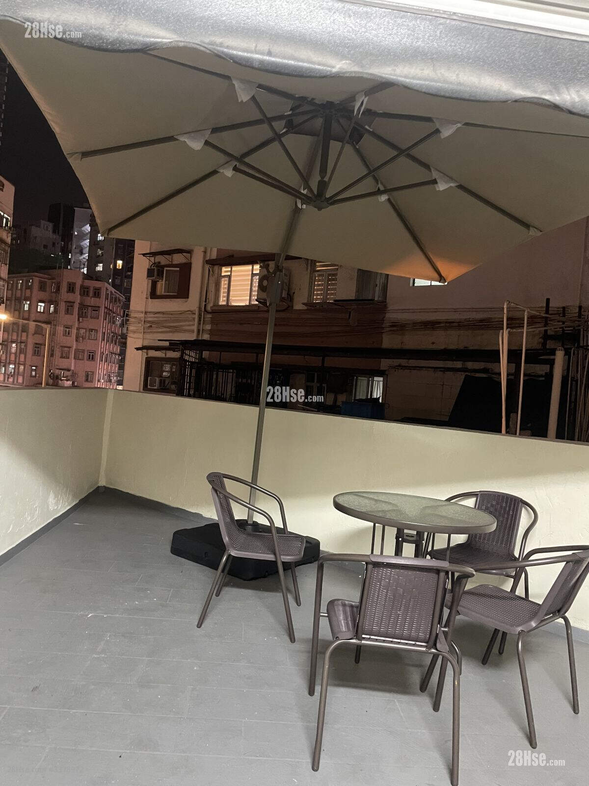 Hing Lung Building Rental 2 Bedrooms 300 ft² ( 27.9 m² )