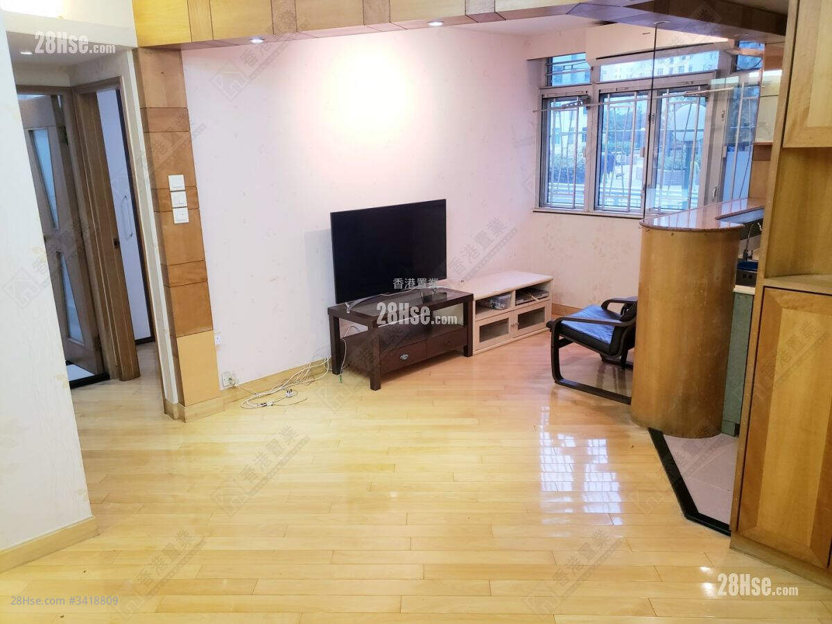 Telford Garden Sell 2 Bedrooms , 1 Bathroom 443 ft² ( 41.2 m² )