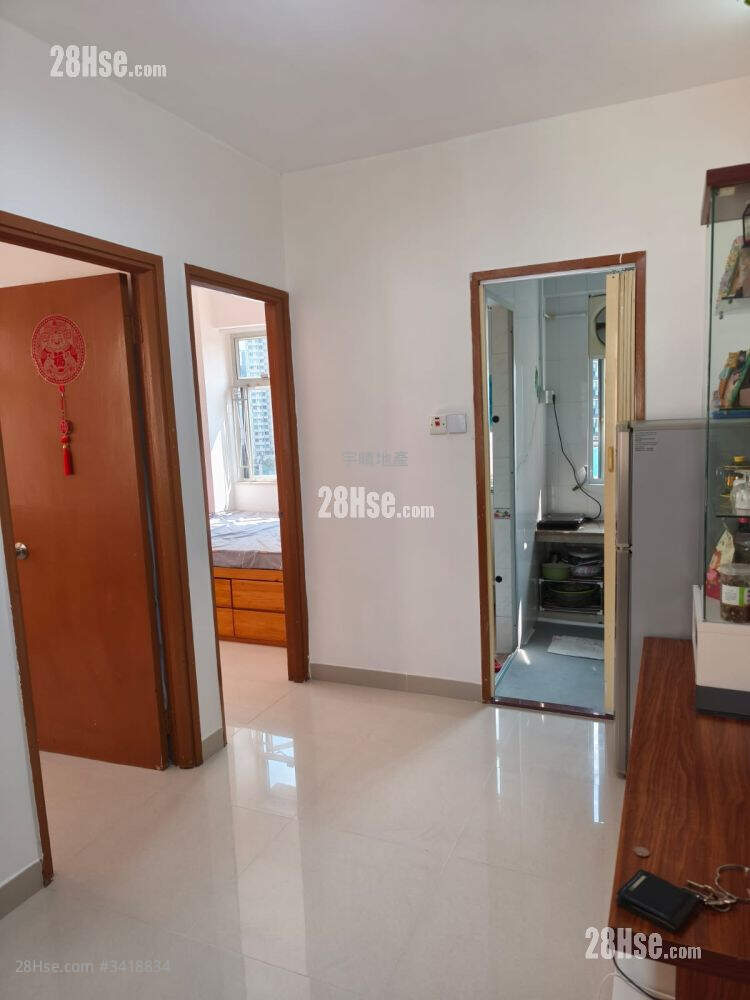 Yiu Cheong Lung Building Sell 2 Bedrooms , 1 Bathroom 302 ft² ( 28.1 m² )