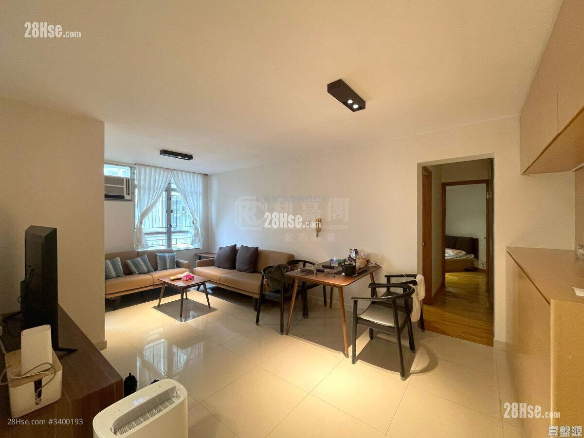 Wo Ming Court Sell 3 Bedrooms , 1 Bathroom 639 ft² ( 59.4 m² )