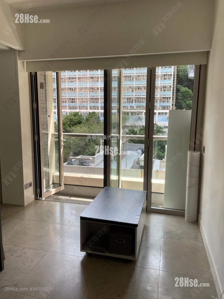 Eight South Lane Sell 1 Bedroom 304 ft² ( 28.2 m² )
