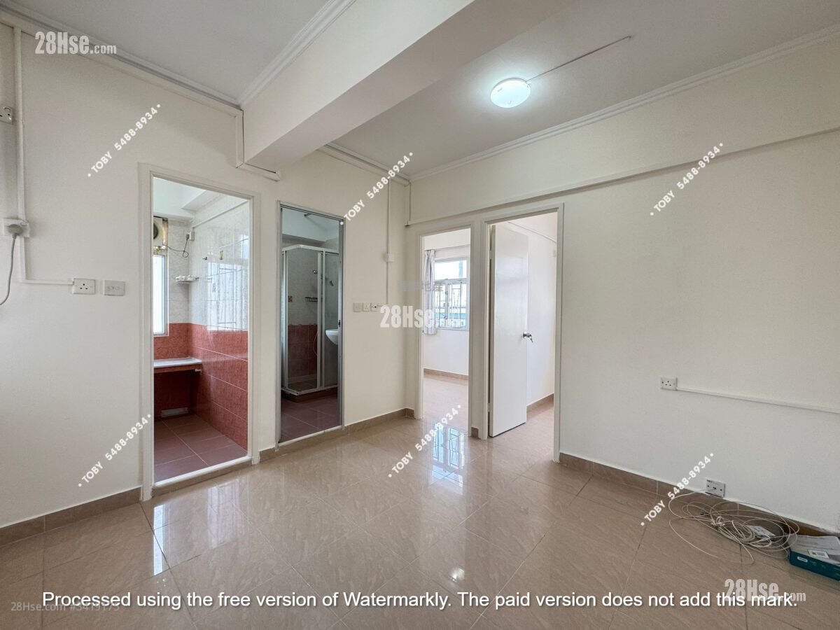 Yue Wah Building Rental 2 Bedrooms , 1 Bathroom 327 ft² ( 30.4 m² )