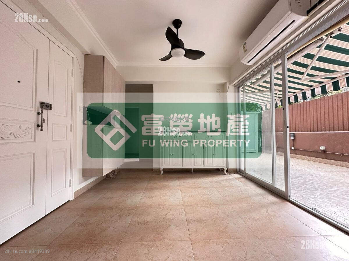 Wong Tat Wing Court Sell 566 ft² ( 52.6 m² )