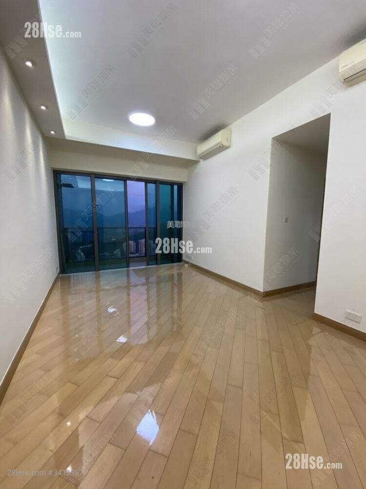 Yoho Town Rental 4 Bedrooms , 2 Bathrooms 1,045 ft² ( 97.1 m² )