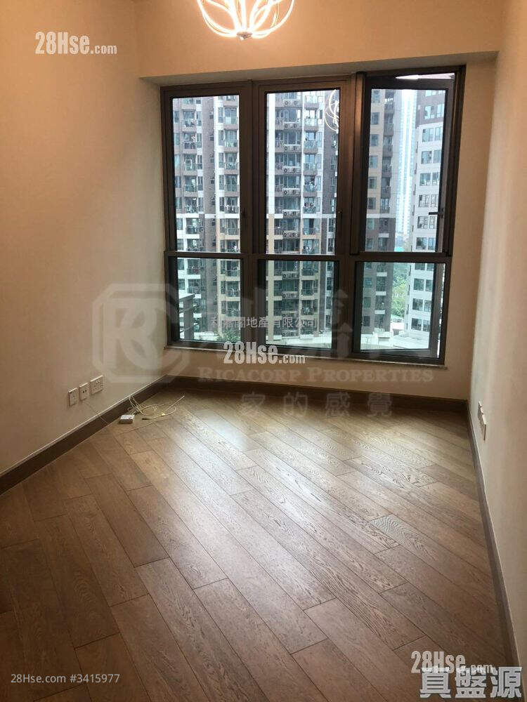 Parc City Sell 2 Bedrooms 427 ft² ( 39.7 m² )