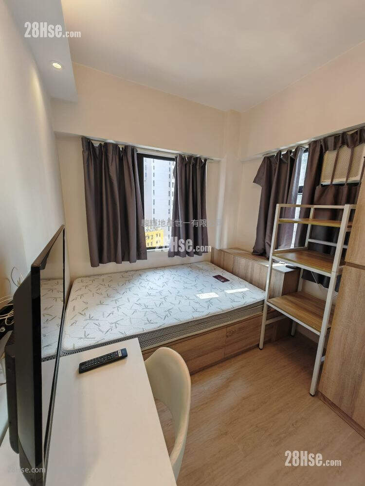 Golden Plaza Rental Studio , 1 Bathroom 130 ft² ( 12.1 m² )
