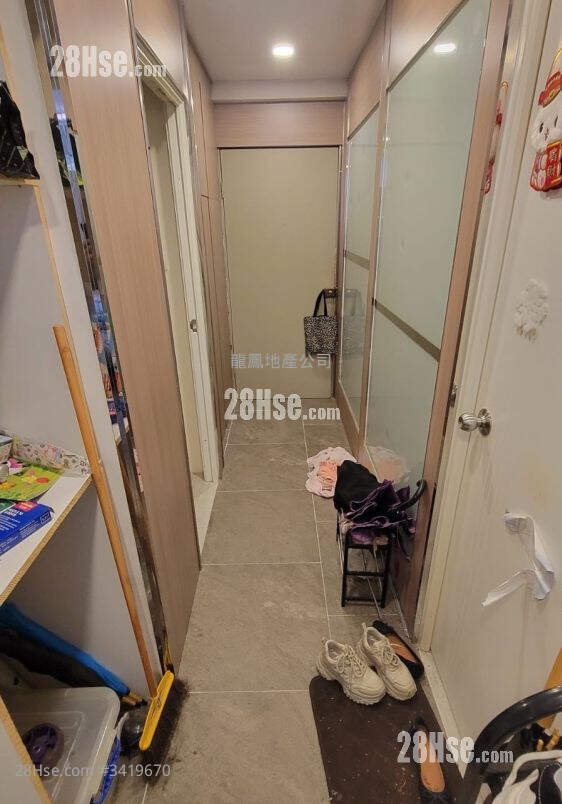 Cosmopolitan Centre Sell 4 Bedrooms , 4 Bathrooms 422 ft² ( 39.2 m² )