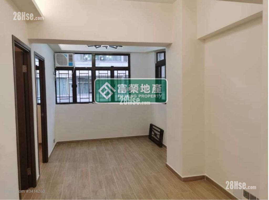 Pak Cheung Building Sell 2 Bedrooms , 1 Bathroom 520 ft² ( 48.3 m² )