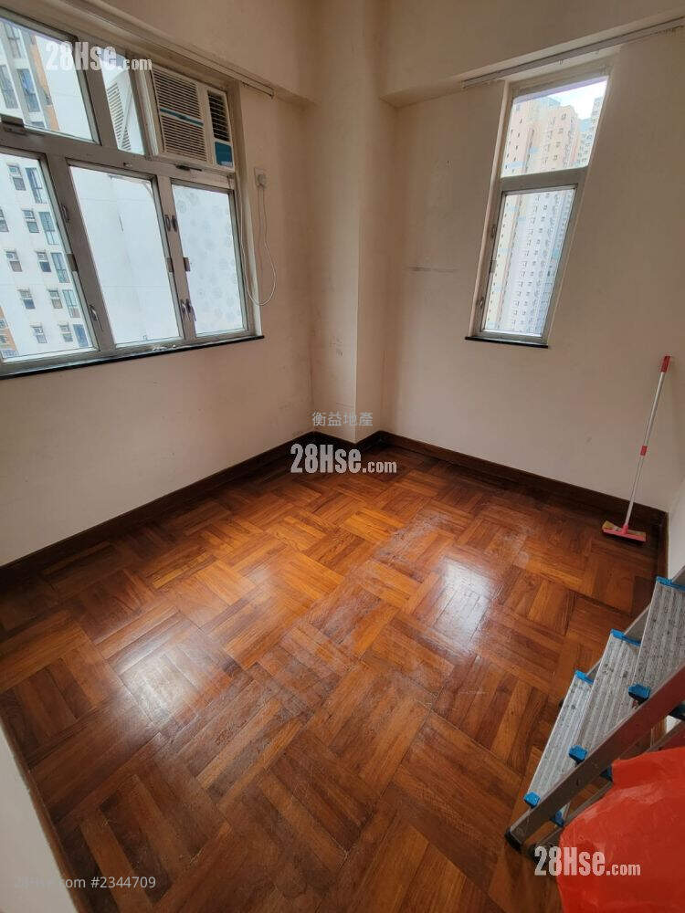 King Fai Building Rental 3 Bedrooms , 1 Bathroom 431 ft² ( 40.0 m² )