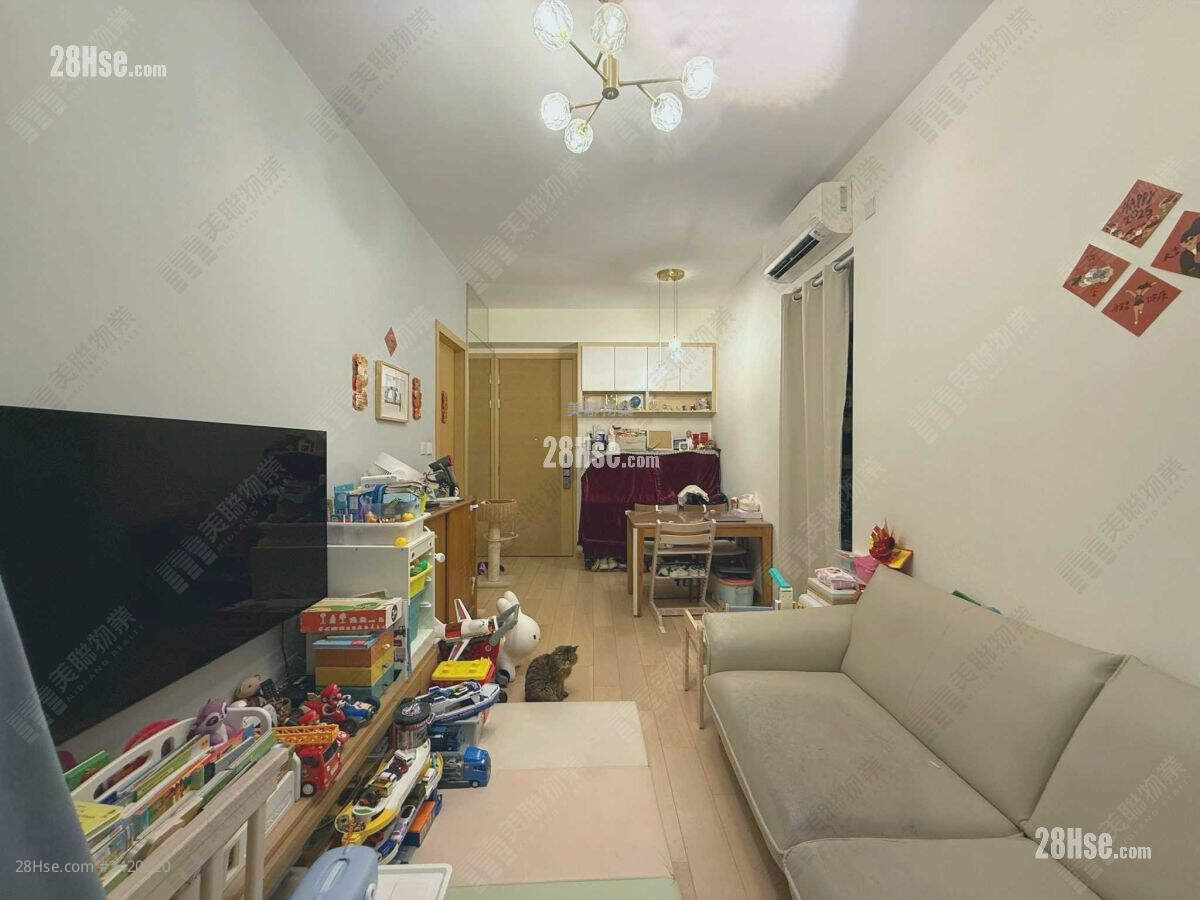 The Parkside Sell 2 Bedrooms , 1 Bathroom 541 ft² ( 50.3 m² )