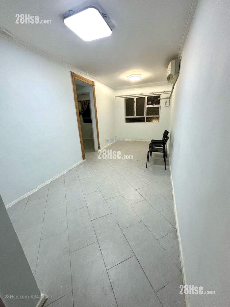 E Lu Rental 2 Bedrooms 420 ft² ( 39.0 m² )
