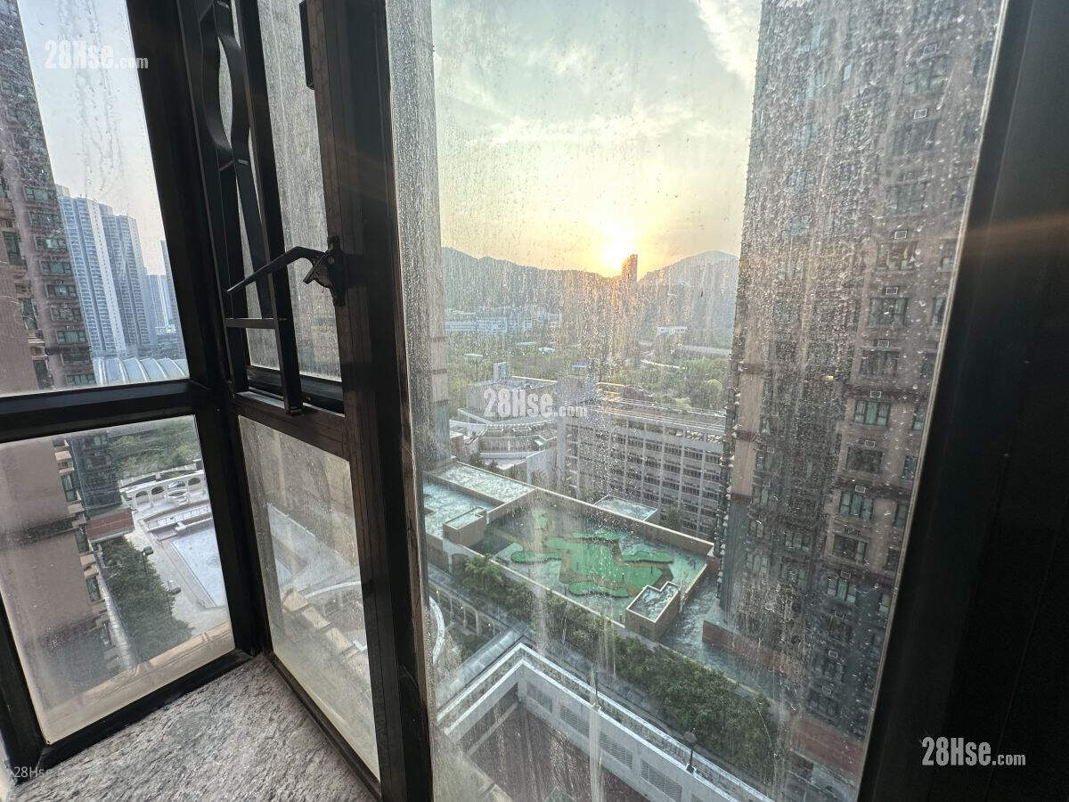 Nan Fung Plaza Rental 2 Bedrooms , 1 Bathroom 375 ft² ( 34.8 m² )