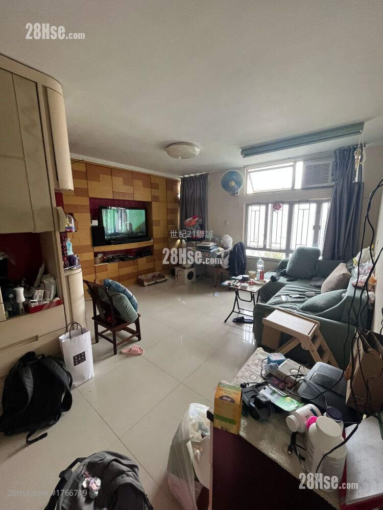 Hong Pak Court Sell 3 Bedrooms , 2 Bathrooms 645 ft² ( 59.9 m² )
