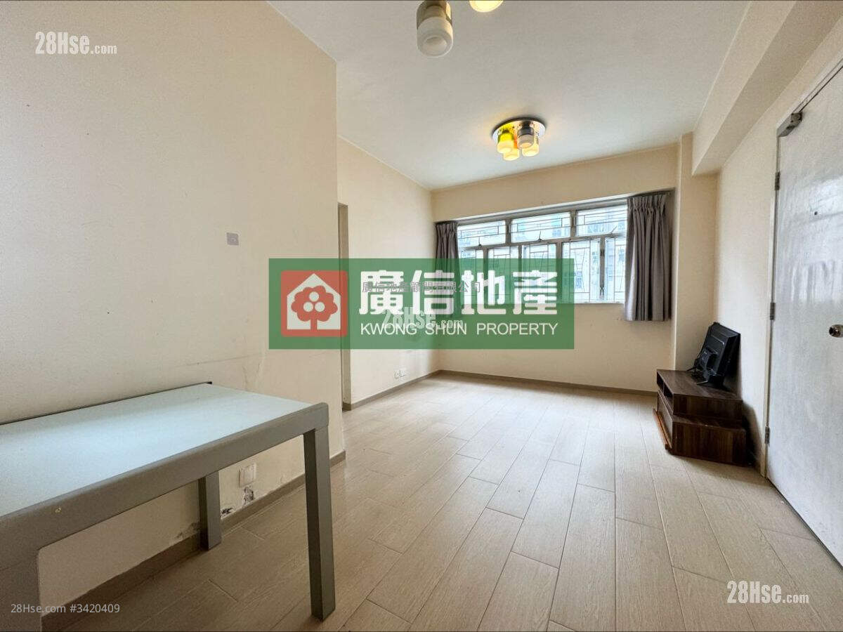 Tai On Court Sell 2 Bedrooms , 1 Bathroom 433 ft² ( 40.2 m² )