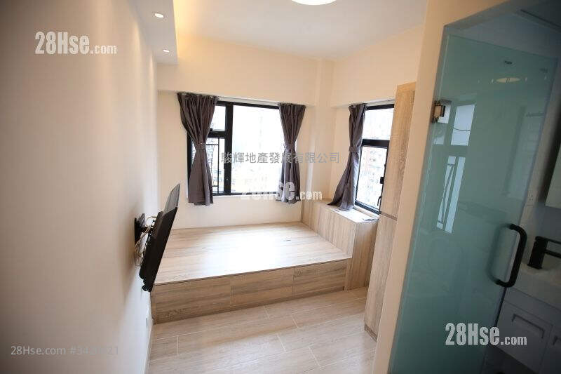 Golden Plaza Rental Studio , 1 Bathroom 160 ft² ( 14.9 m² )