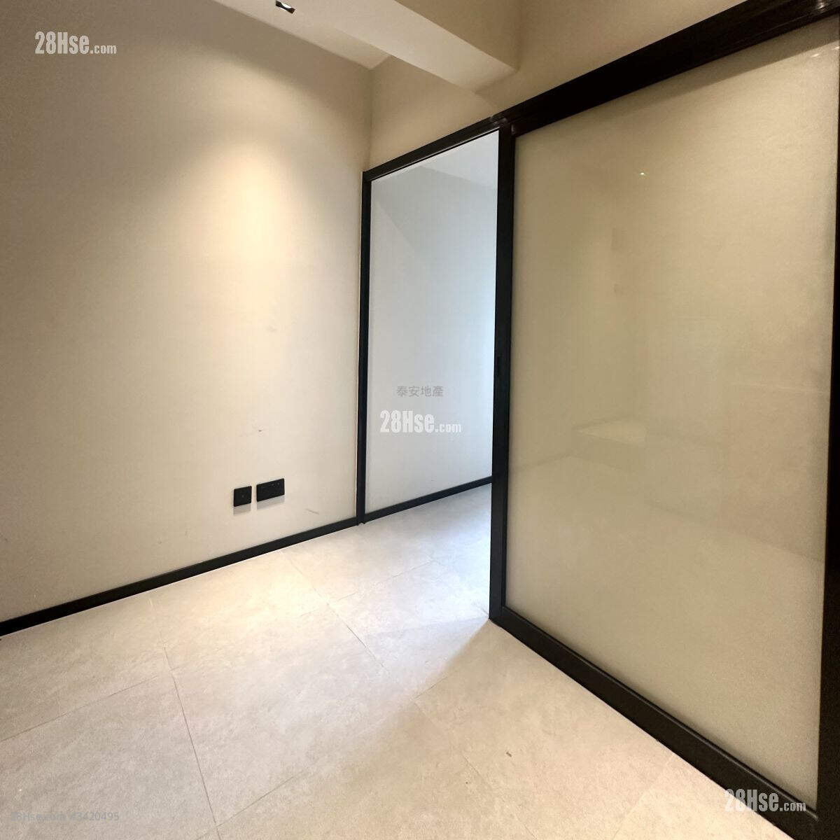 Apartment Rental 1 Bedroom , 1 Bathroom 260 ft² ( 24.2 m² )