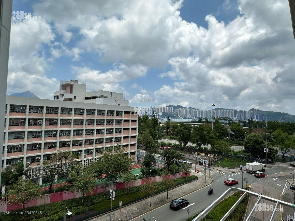 Dragon View House Rental 2 Bedrooms , 1 Bathroom 415 ft² ( 38.6 m² )