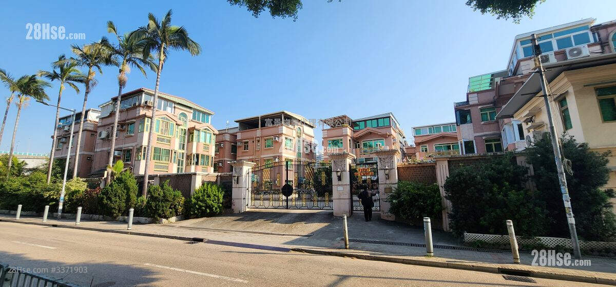 Fortress Garden Sell 2 Bedrooms , 1 Bathroom 650 ft² ( 60.4 m² )