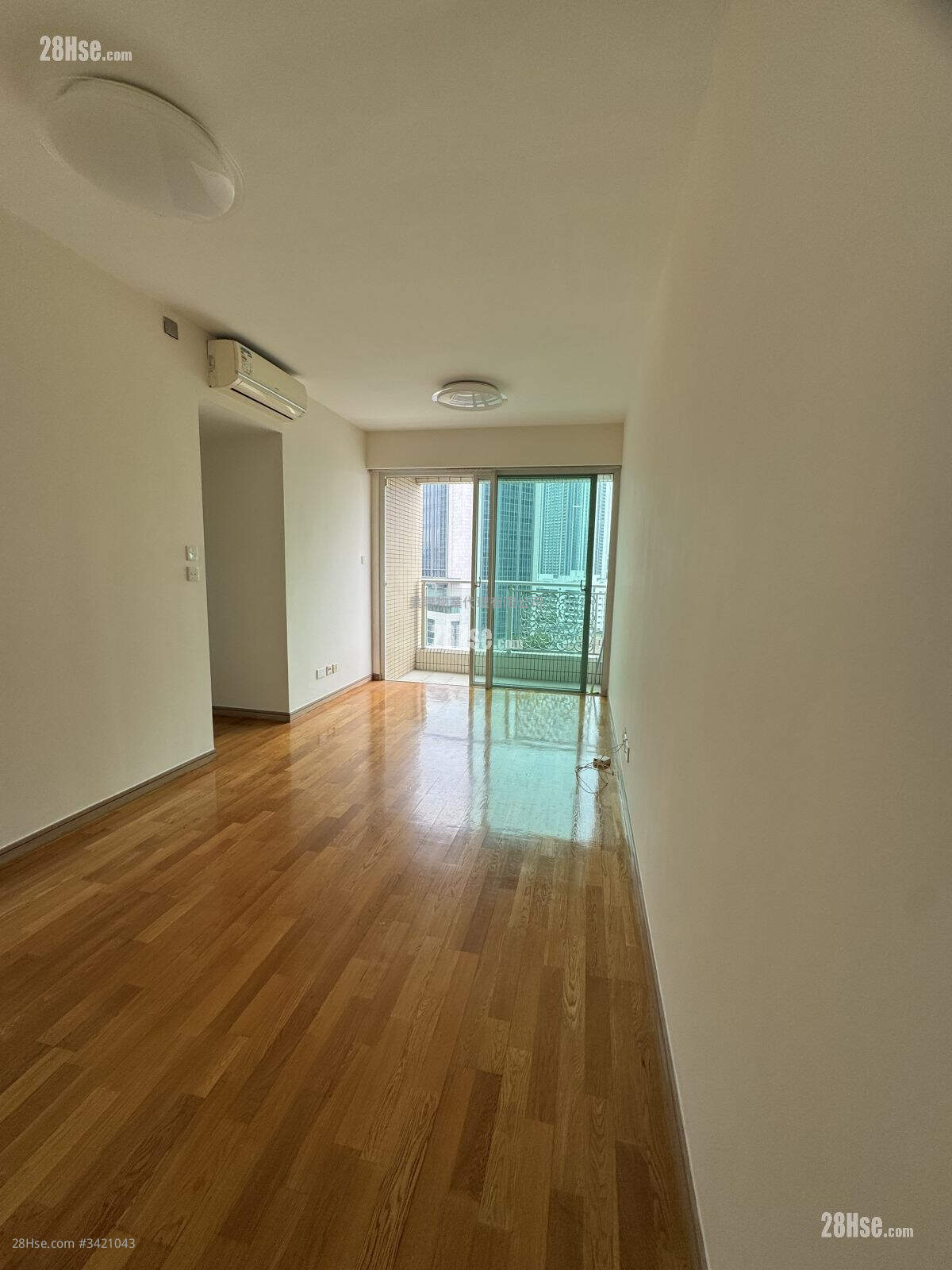 The Sparkle Sell 3 Bedrooms , 1 Bathroom 591 ft² ( 54.9 m² )