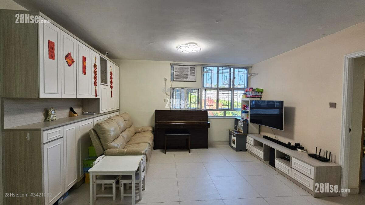 Elegance Garden Rental 3 Bedrooms , 1 Bathroom 592 ft² ( 55.0 m² )
