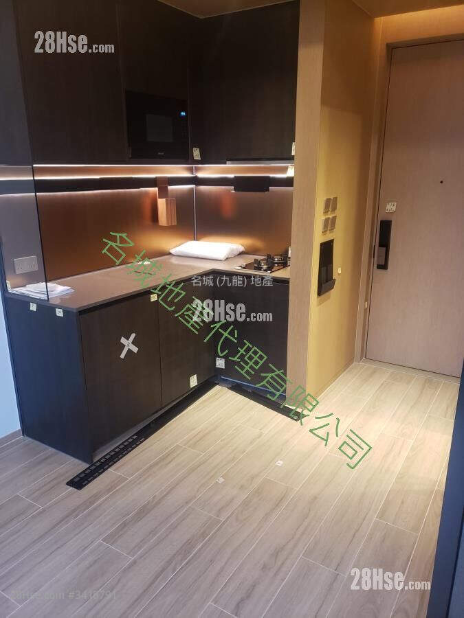 Aquila Square Mile Rental Studio , 1 Bathroom 193 ft² ( 17.9 m² )