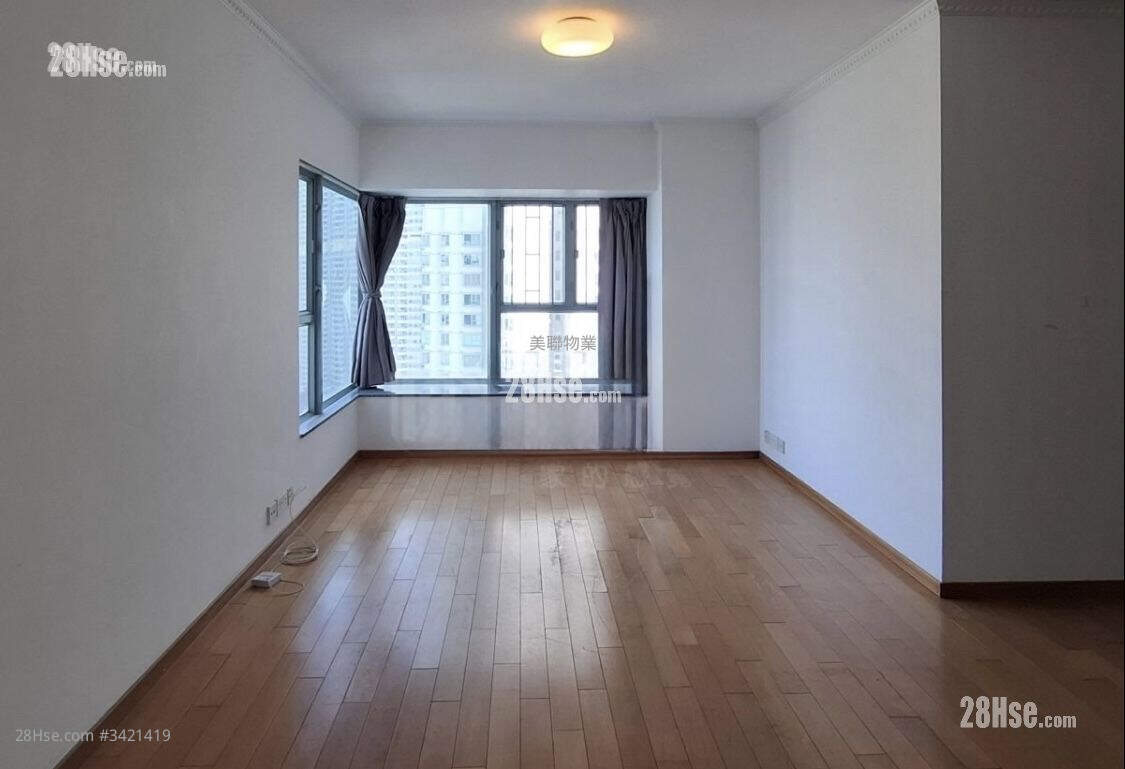 Seaview Crescent Sell 2 Bedrooms , 1 Bathroom 562 ft² ( 52.2 m² )