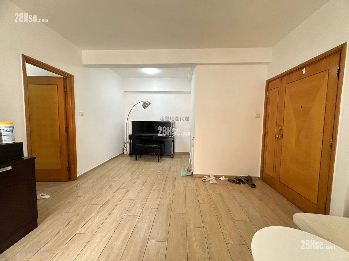 Village Tower Rental 800 ft² ( 74.3 m² )