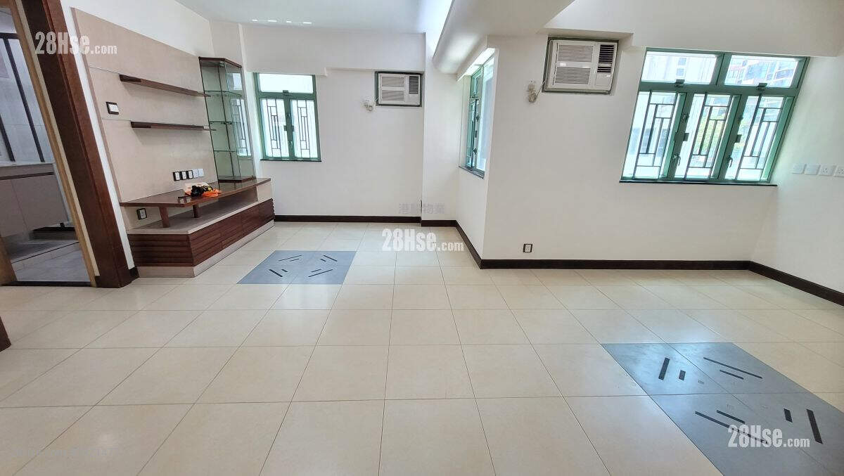 Gallant Villa Rental 2 Bedrooms , 2 Bathrooms 714 ft² ( 66.3 m² )