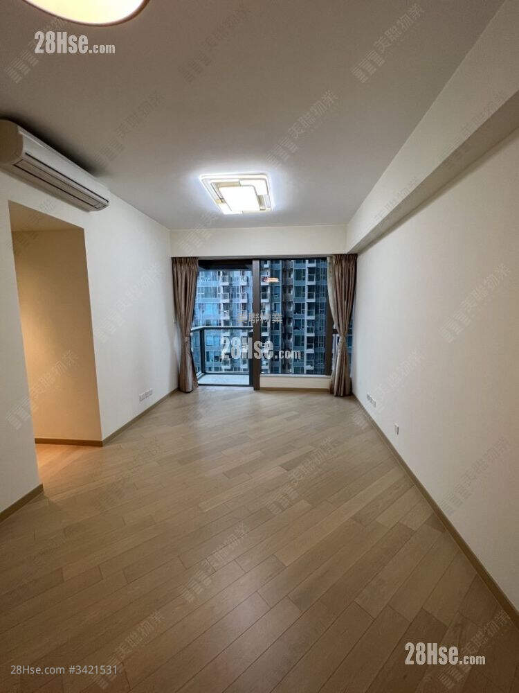 Grand Central Sell 3 Bedrooms 831 ft² ( 77.2 m² )
