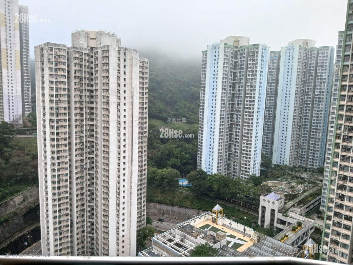 The Oakridge Sell 2 Bedrooms 423 ft² ( 39.3 m² )