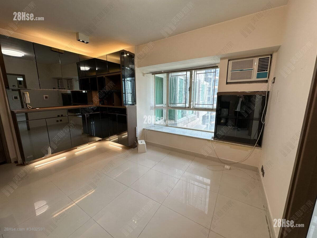 Venice Gardens Sell 2 Bedrooms , 1 Bathroom 412 ft² ( 38.3 m² )