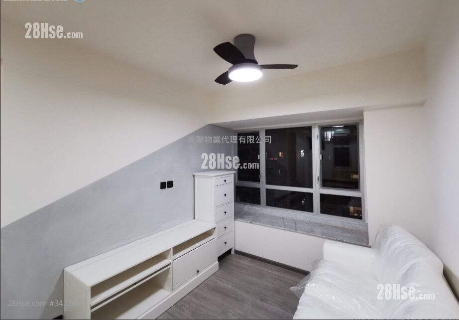 Fanling Centre Sell 3 Bedrooms 535 ft² ( 49.7 m² )