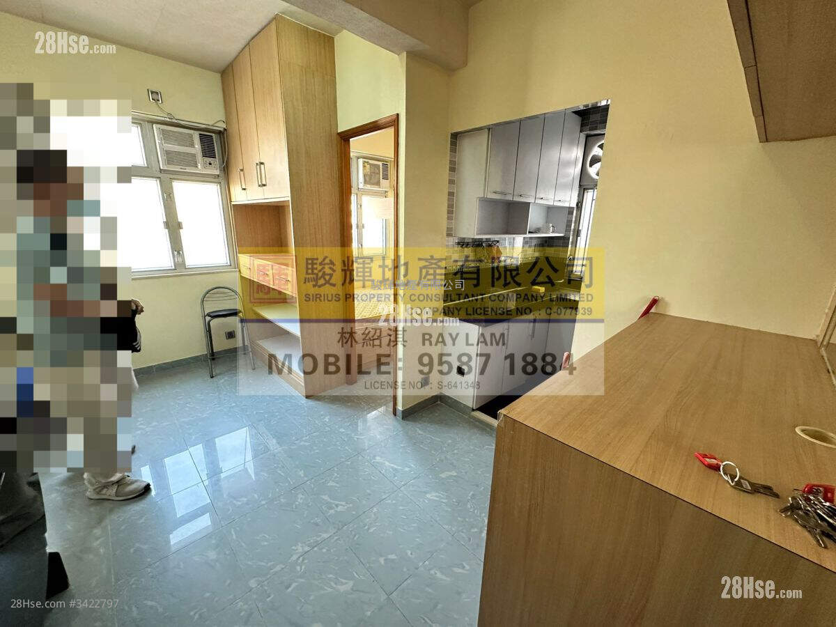 Tak Cheong Building Sell 1 Bedroom , 1 Bathroom 202 ft² ( 18.8 m² )