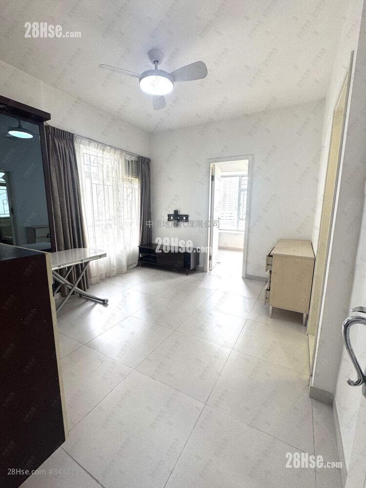 Waldorf Centre Rental 2 Bedrooms , 1 Bathroom 339 ft² ( 31.5 m² )