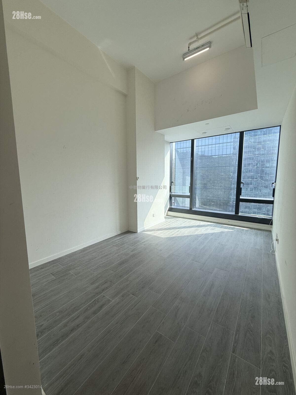 W Luxe Rental Studio , 1 Toilet 256 ft² ( 23.8 m² )
